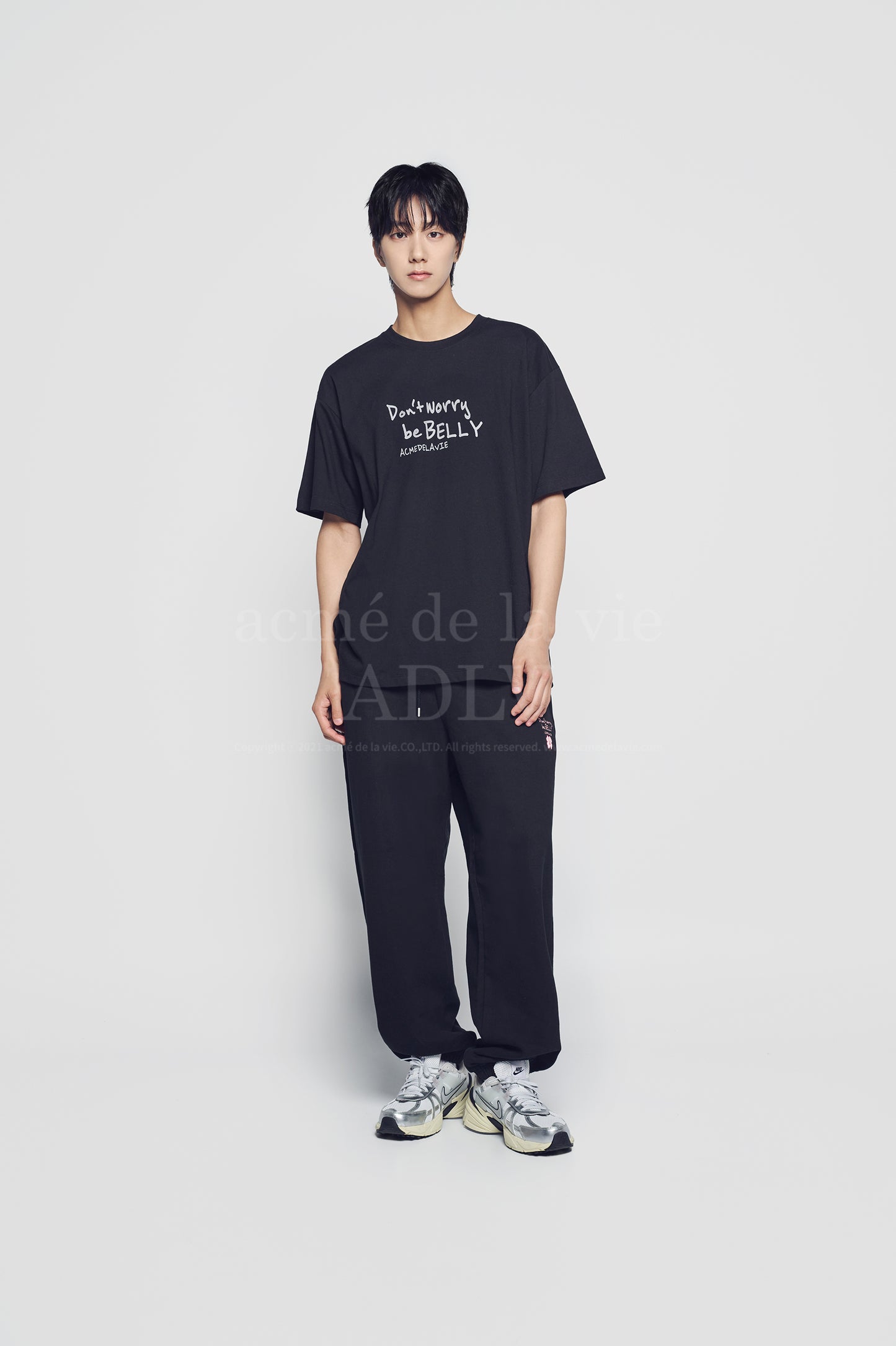 [acmé de la vie] Rabbit Belly Short Sleeve T-Shirt Black