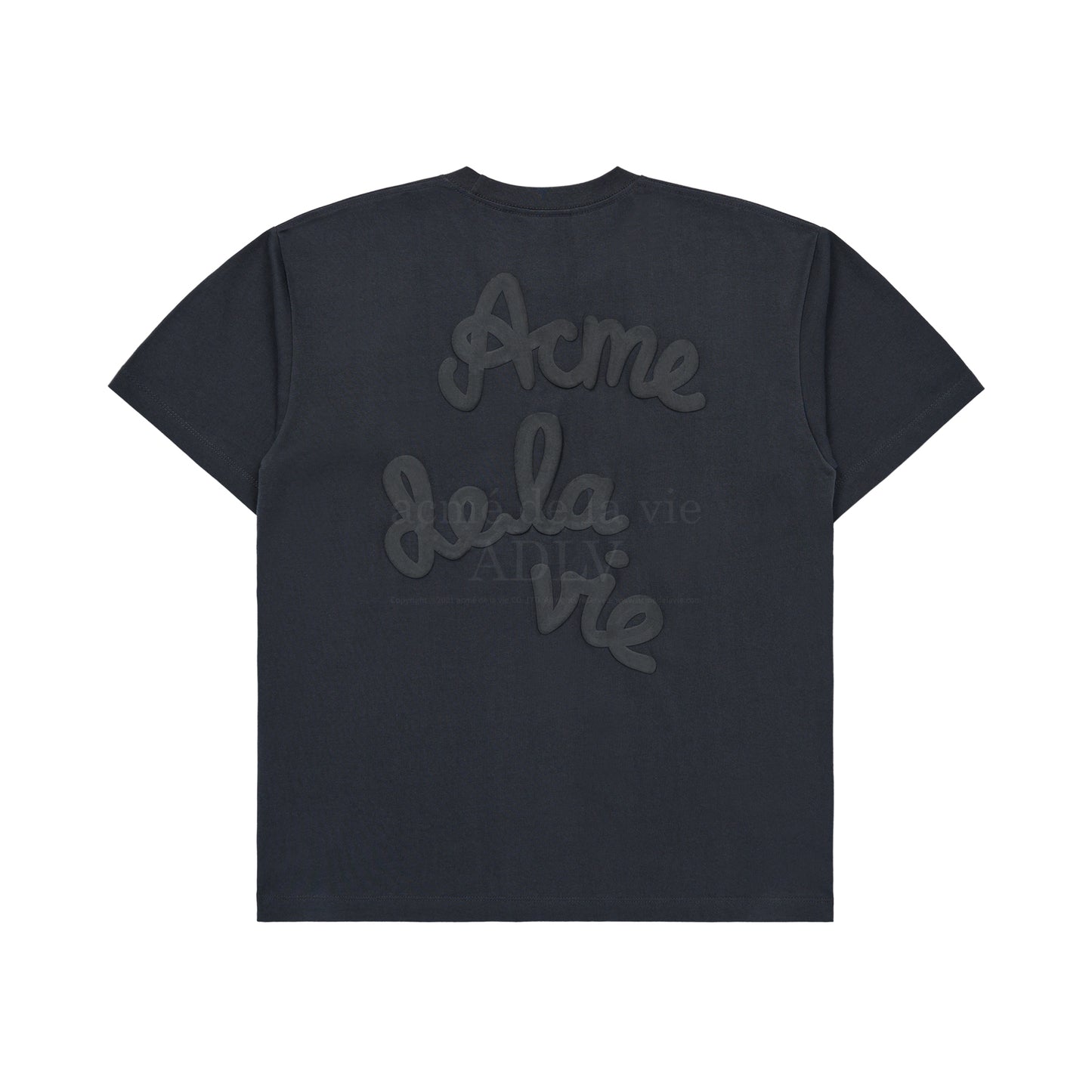 [acmé de la vie] Embossing Script Logo Short Sleeve T-Shirt Charcoal