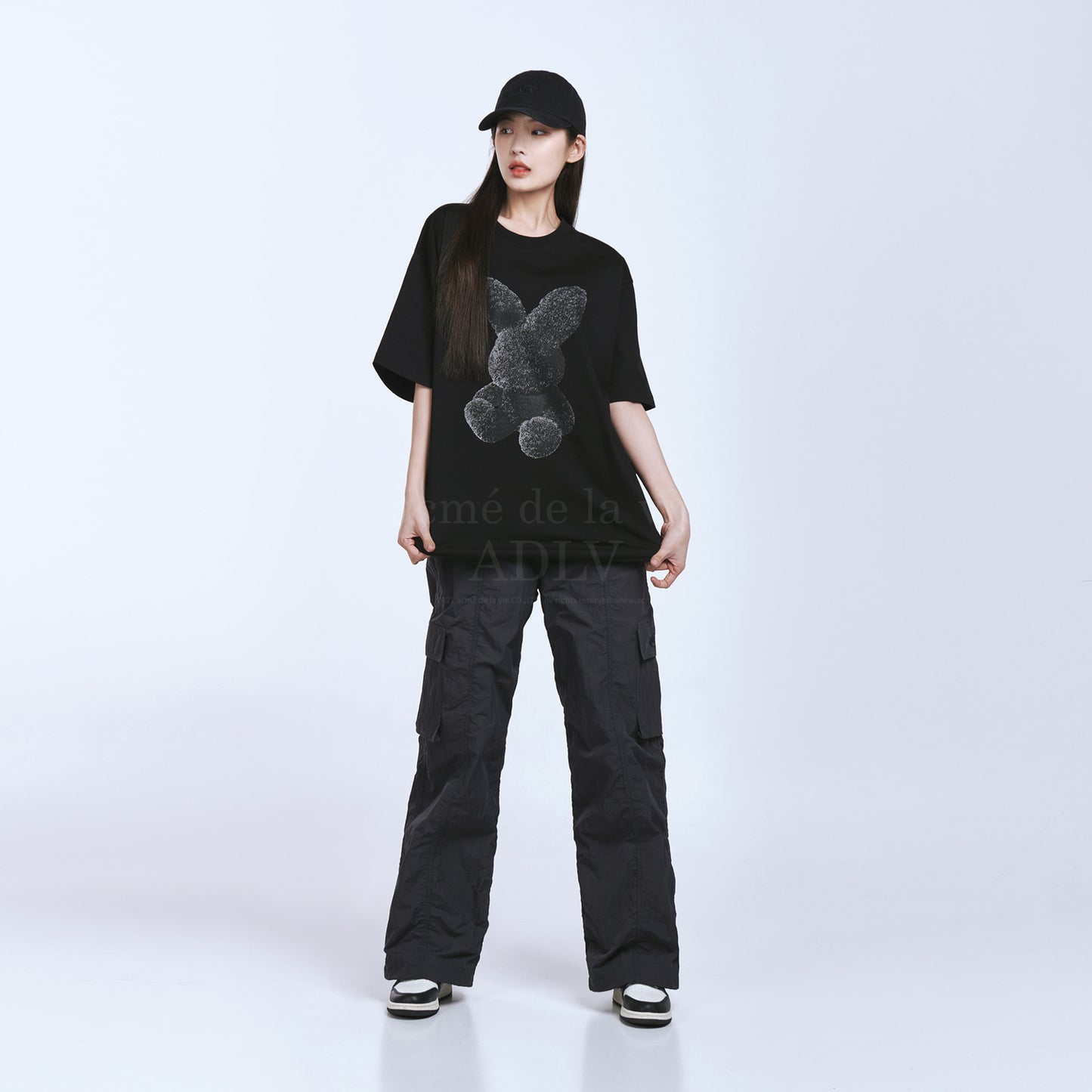 [acmé de la vie] Fuzzy Rabbit Short Sleeve T-Shirt Black