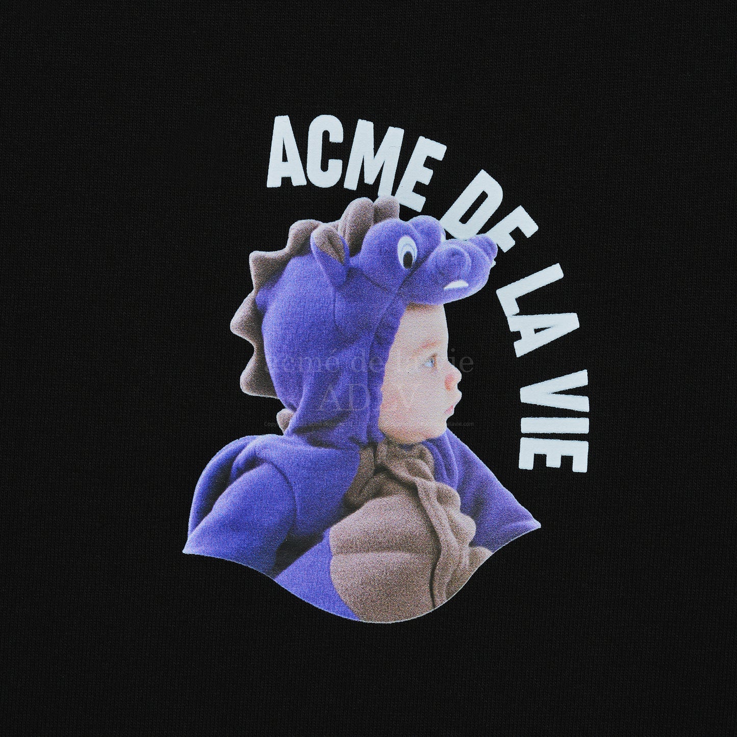 [acmé de la vie] Mini Baby Face Purple Dinosaur Short Sleeve T-Shirt Black